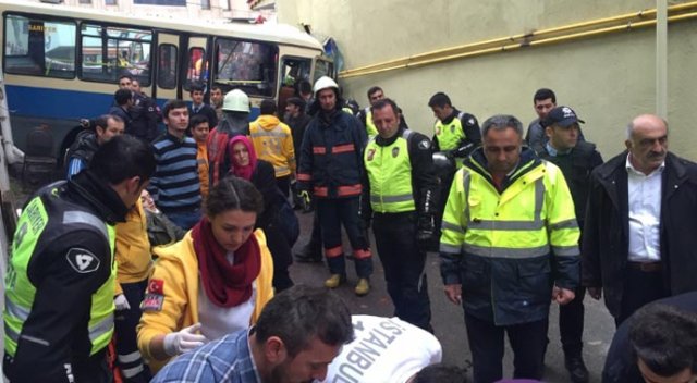 Sarıyer'de Yolcu Minibüsü </br>Kaza Yaptı: 1 Ölü, 20 Yaralı