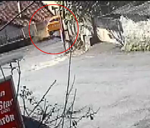 Sarıyer'de feci kaza! </br>Taksi evin bahçesine girdi, şoför yaralandı