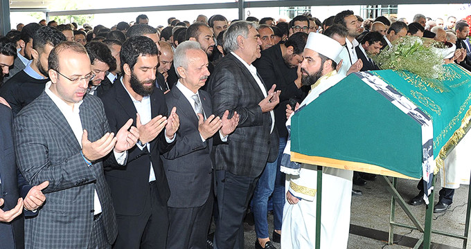 Arda Turan, Arkadaşı Tahir Küçükel'in Cenazesine Katıldı