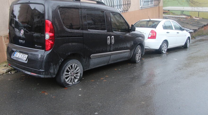 Sarıyer'de Yol Boyunca Yaklaşık 20 Aracın Lastikleri Bıçaklandı